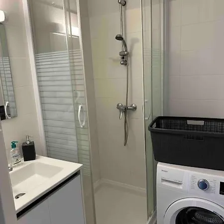 Appartement Face A La En Roussillon